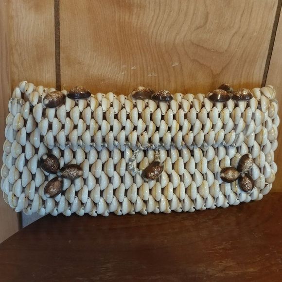 Handmade Shell Pouch - Picture 1 of 8